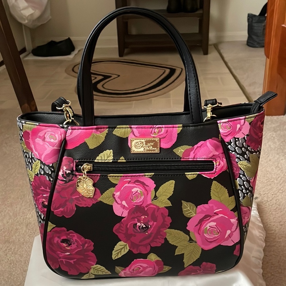 BRAND NEW, NEVER CARRIED, “LUV BY BETSY JOHNSON PURSE/ CROSSBODY, SHOULDER TOTE